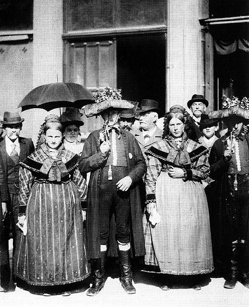 Datei:Gruppe Neunhof Trachtenfest.jpg