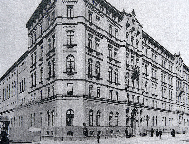 Datei:Hotel Vier Jahreszeiten.jpg