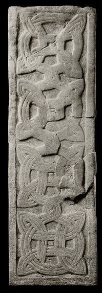 Datei:Ilmmuenster Pfeilerfragment 2.jpg