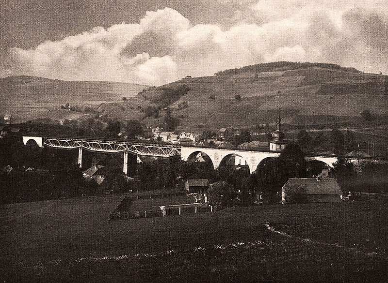 Datei:Eisenbahnbrücke Trogenbachtal.jpg