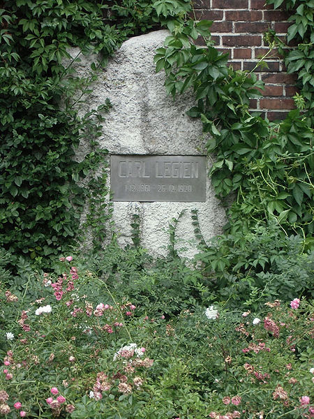 Datei:Grabstein Legien.jpg