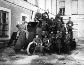 Feier von Freikorps-Angehörigen in München. (Bayerische Staatsbibliothek, Bildarchiv Hoffmann)