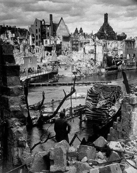 Datei:Luftkrieg Nuernberg.jpg