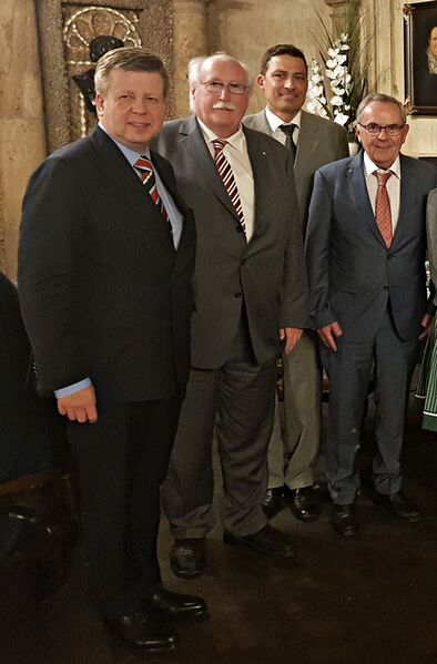 Datei:Volksbund Vorsitzende.jpg