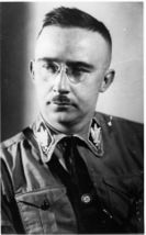Heinrich Himmler, Fotografie von 1929 in SA-Uniform. (Bayerische Staatsbibliothek, Bildarchiv hoff-1688)