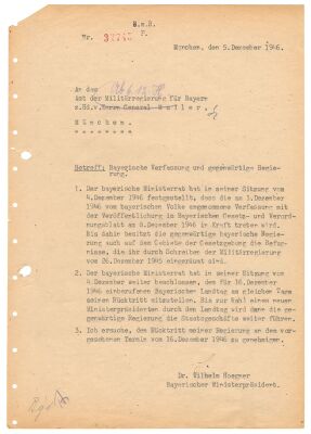Deutschsprachige Version des Rücktrittsschreibens von Ministerpräsident Hoegner. (Bayerisches Hauptstaatsarchiv, StK 10907)