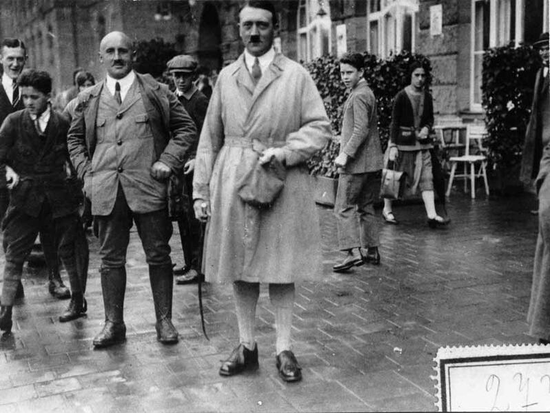 Datei:Streicher Hitler Deutscher Tag 1923.jpg