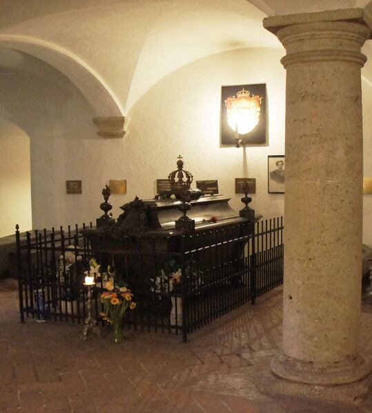 Datei:Sarkophag Ludwig II.jpg