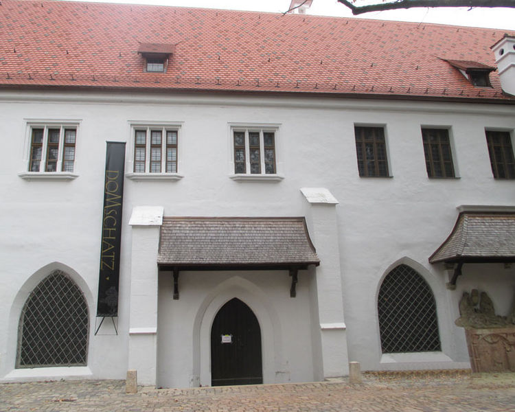 Datei:Domkapitelhaus Regensburg.jpg