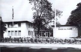 Außenansicht des Amerikahauses Hof, 1954. (Foto: Stadtarchiv Hof)