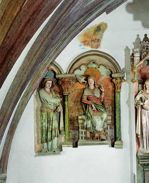 Datei:Landshut Trausnitz Burgkapelle Relief Verkuendigung.jpg