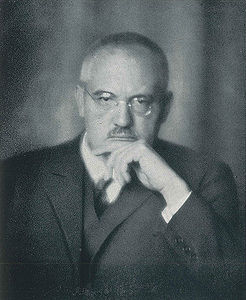 Professor Carl Bosch (1874-1940), Vorstandsvorsitzender von BASF. Abb. aus: Reichshandbuch der Deutschen Gesellschaft, Bd.1, 1931, 189. (Bayerische Staatsbibliothek, Hbks/Z 35-1)