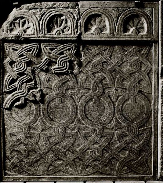 Datei:Ilmmuenster Chorschrankenplatte 7.jpg