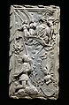 Modell für das Hochgrab Ludwigs des Bärtigen von Hans Multscher 1430. Das Modell zeigt den Herzog als hl. Oswald von Northumbria kniend vor der dem Gnadenstuhl der hl. Dreifaltigkeit. Bei Grabmälern war es ansonsten üblich, den Verstorbenen in liegender Position darzustellen. (Bayerisches Nationalmuseum)