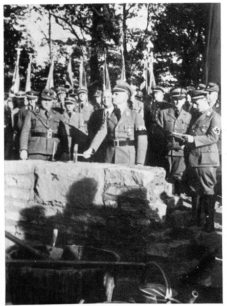 Datei:Grundsteinlegung Thingplatz Heidelberg 1934.jpg