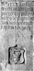 Grabplatte Hans Endel (gest. 1523), Heilig-Geist Spitalkirche, Passau, Gotico Antiqua. (Foto: Bayerische Akademie der Wissenschaften, Kommission für die Herausgabe der Deutschen Inschriften des Mittelalters und der frühen Neuzeit)