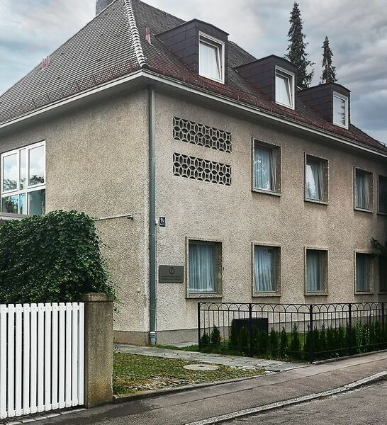 Datei:Ukrainische Freie Universitaet Barellistraße.jpg