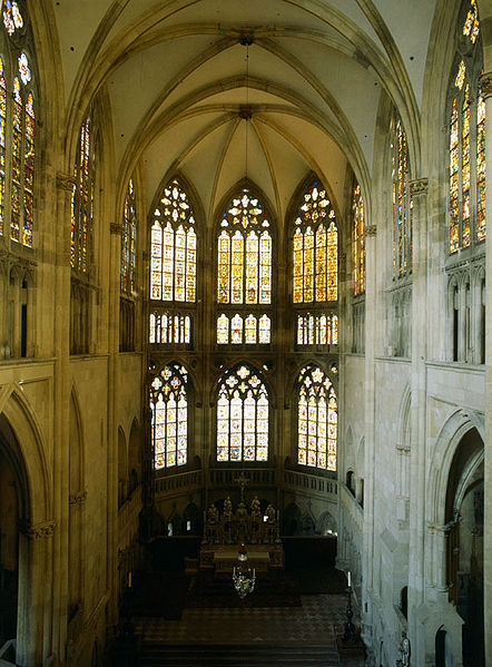 Datei:Regensburger Dom Hauptchor.jpg