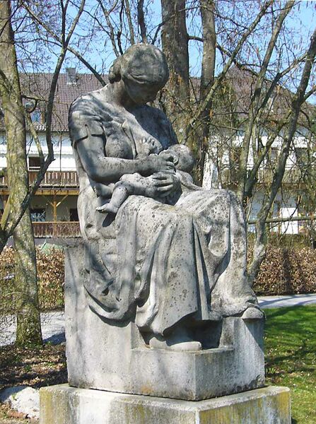 Datei:Statue Mutter Kind.jpg
