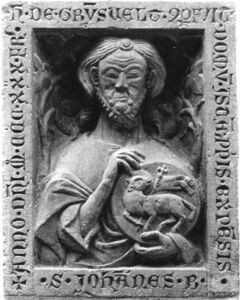 Bau- und Stiftungsinschrift, 1330, Mainfränkisches Museum, Würzburg, gotische Majuskel. (Foto: Bayerische Akademie der Wissenschaften, Kommission für die Herausgabe der Deutschen Inschriften des Mittelalters und der frühen Neuzeit)