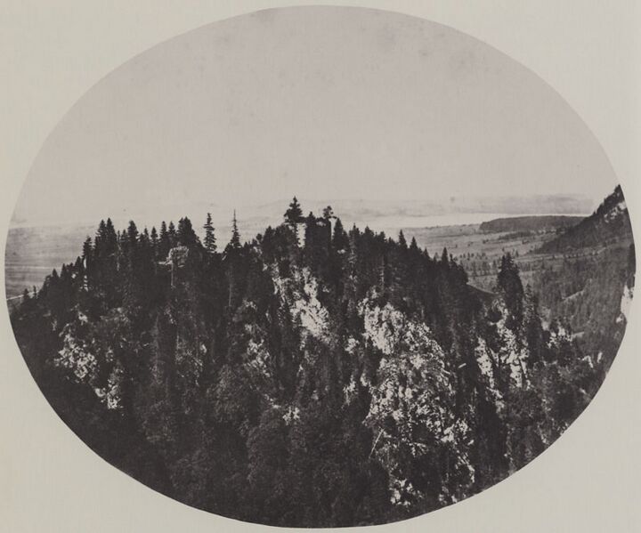 Datei:Albert Burgfelsen Ruinen Vorderhohenschwangau.jpg