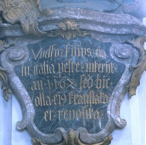 Grabmal Welfs VII. (gest. 1167), 1749, Pfarrkirche Steingaden (Lkr. Weilheim-Schongau), historisierende gotische Minuskel. (Foto: Franz-Albrecht Bornschlegel)