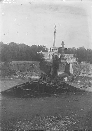 München: Im September 1899 brachte ein Hochwasser die über die Isar führende Prinzregentenbrücke zum Einsturz. (Bayerisches Landesamt für Denkmalpflege, Foto: Karl Kleber)