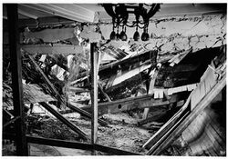 Der zerstörte Saal des Bürgerbräukellers nach der Explosion. Foto: Heinrich Hoffmann. (Bayerische Staatsbibliothek, Bildarchiv hoff-28766)