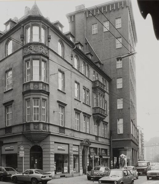 Datei:Hochhaus Augustinerstraße Wuerzburg.jpg