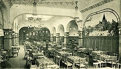 Spezialausschank der Löwenbrauerei in Strassburg, um 1910. (Bildpostkarte, Bayerisches Wirtschaftsarchiv F2, 8116)