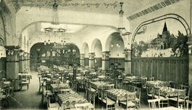 Spezialausschank der Löwenbrauerei in Strassburg, um 1910. (Bildpostkarte, Bayerisches Wirtschaftsarchiv F2, 8116)